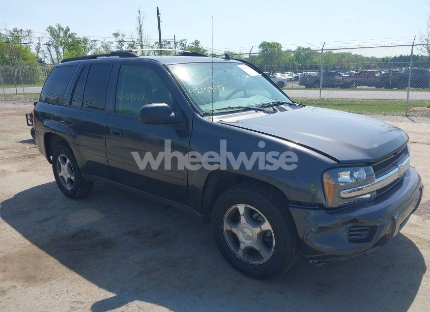 2007 Chevrolet Trailblazer LS (VIN 1GNDS13S272240140) main photo
