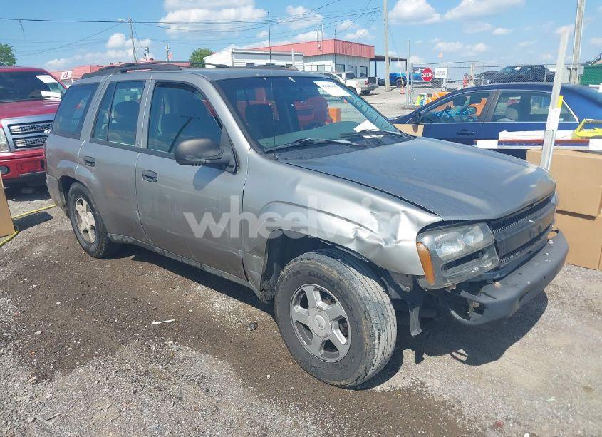 2002 Chevrolet Trailblazer LS (VIN 1GNDS13S322303772) main photo