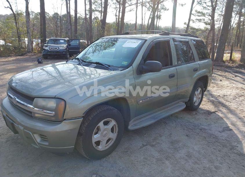 Photo 2 of 2003 Chevrolet Trailblazer LS (VIN 1GNDS13S332242120)