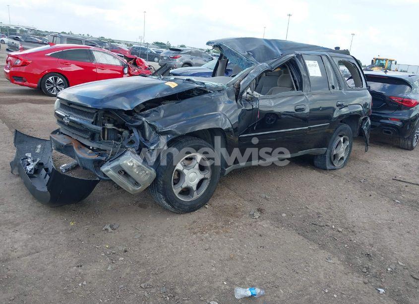 Photo 2 of 2005 Chevrolet Trailblazer LT (VIN 1GNDS13S352134194)