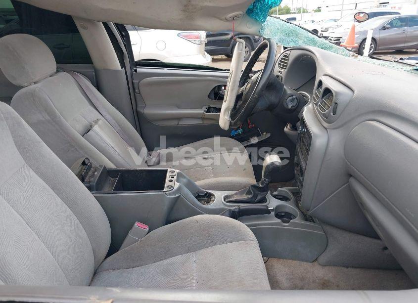 Photo 5 of 2005 Chevrolet Trailblazer LT (VIN 1GNDS13S352134194)