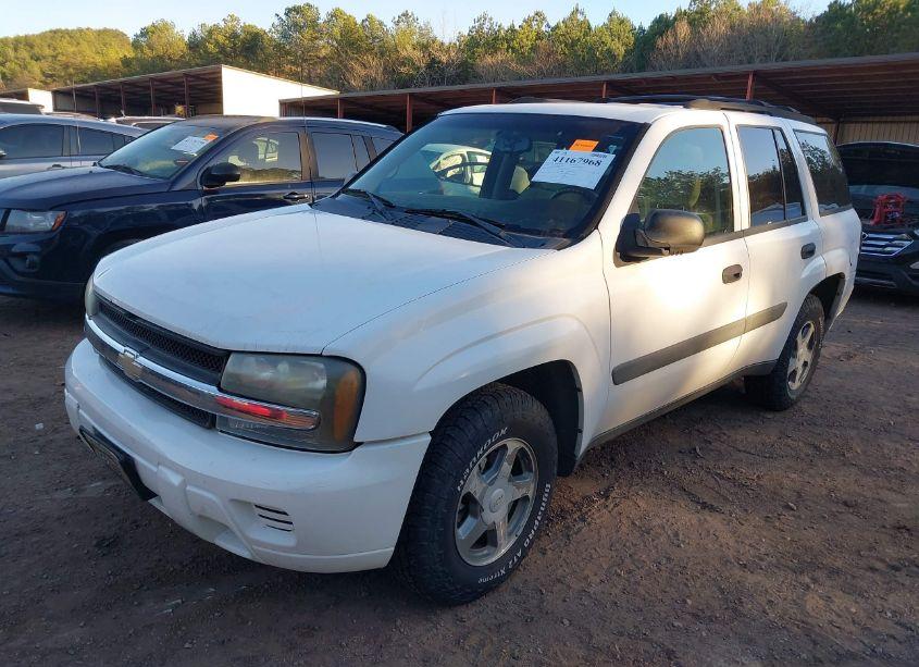 Photo 2 of 2005 Chevrolet Trailblazer LS (VIN 1GNDS13S352234702)