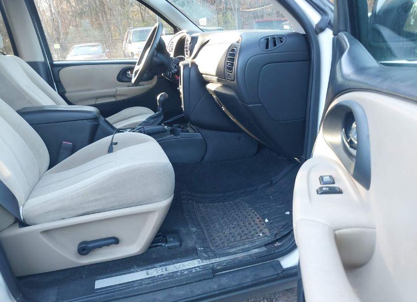 Photo 5 of 2005 Chevrolet Trailblazer LS (VIN 1GNDS13S352234702)