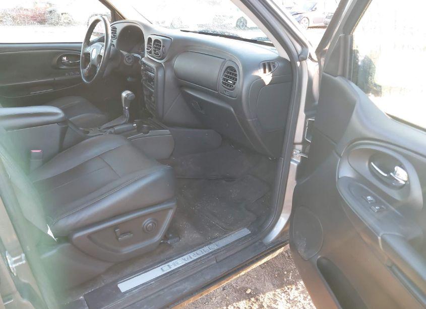 Photo 5 of 2005 Chevrolet Trailblazer LT (VIN 1GNDS13S352352328)