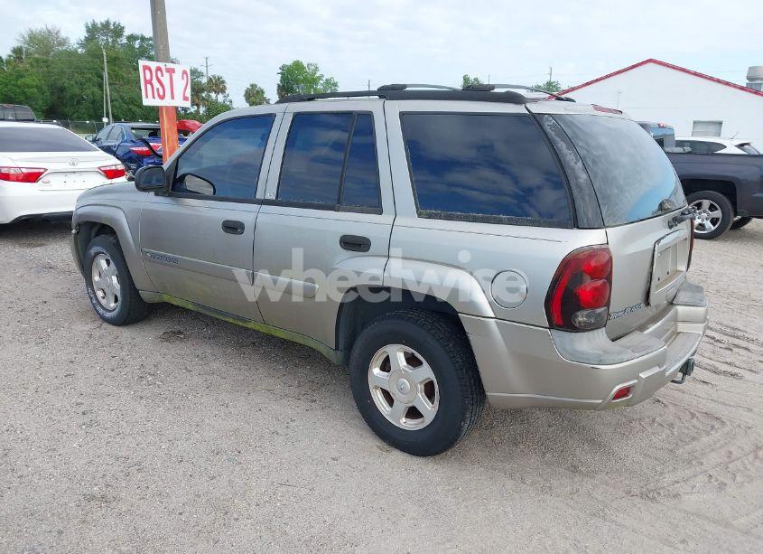 Photo 3 of 2002 Chevrolet Trailblazer LS (VIN 1GNDS13S422222859)
