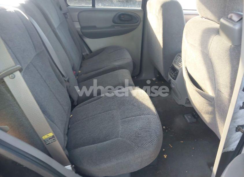 Photo 8 of 2004 Chevrolet Trailblazer LT (VIN 1GNDS13S442103647)