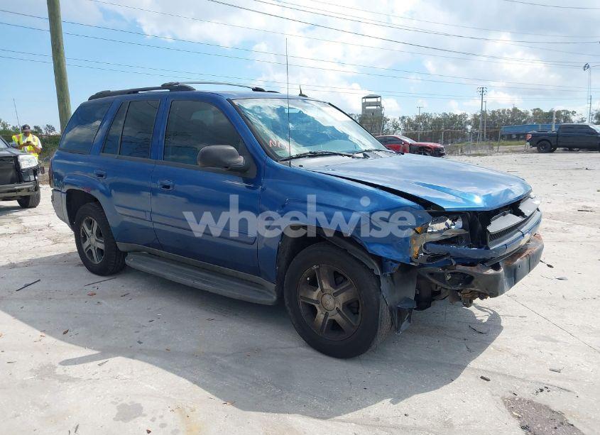 2005 Chevrolet Trailblazer LT (VIN 1GNDS13S452100796) main photo