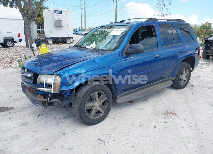 Photo 2 of 2005 Chevrolet Trailblazer LT (VIN 1GNDS13S452100796)