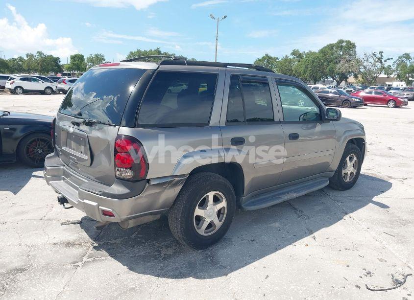 Photo 4 of 2006 Chevrolet Trailblazer LS (VIN 1GNDS13S462196320)