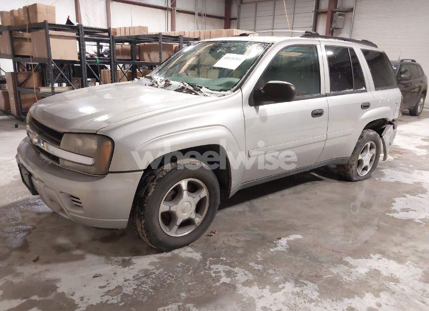 Photo 2 of 2007 Chevrolet Trailblazer LS (VIN 1GNDS13S472214588)