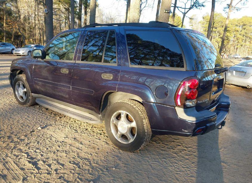 Photo 3 of 2007 Chevrolet Trailblazer LS (VIN 1GNDS13S472247588)