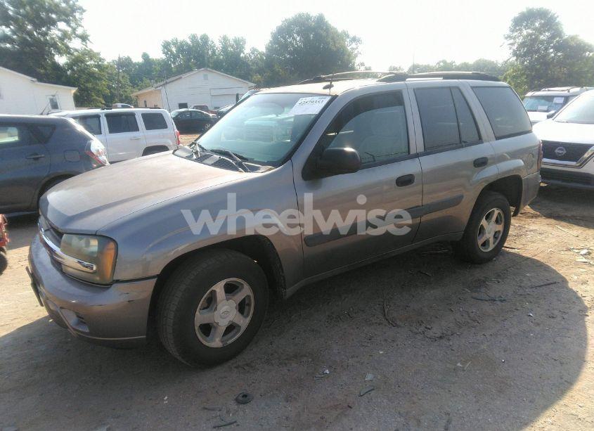 Photo 2 of 2005 Chevrolet Trailblazer LS (VIN 1GNDS13S552316348)