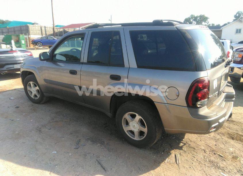 Photo 3 of 2005 Chevrolet Trailblazer LS (VIN 1GNDS13S552316348)