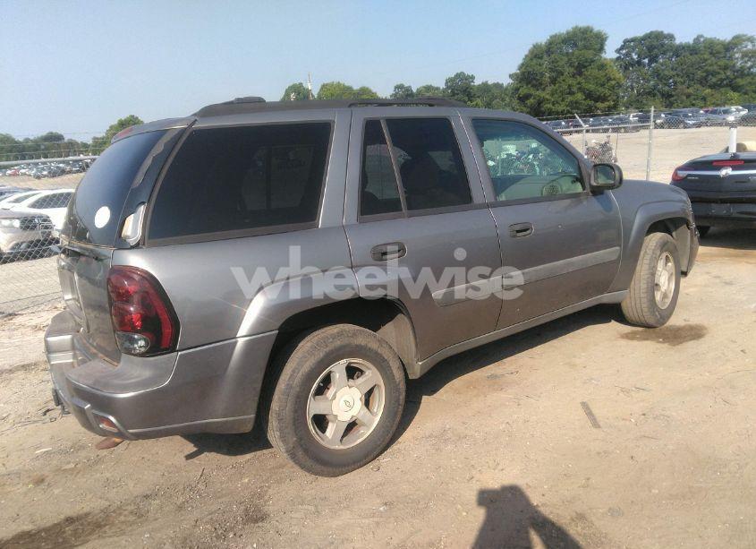 Photo 4 of 2005 Chevrolet Trailblazer LS (VIN 1GNDS13S552316348)