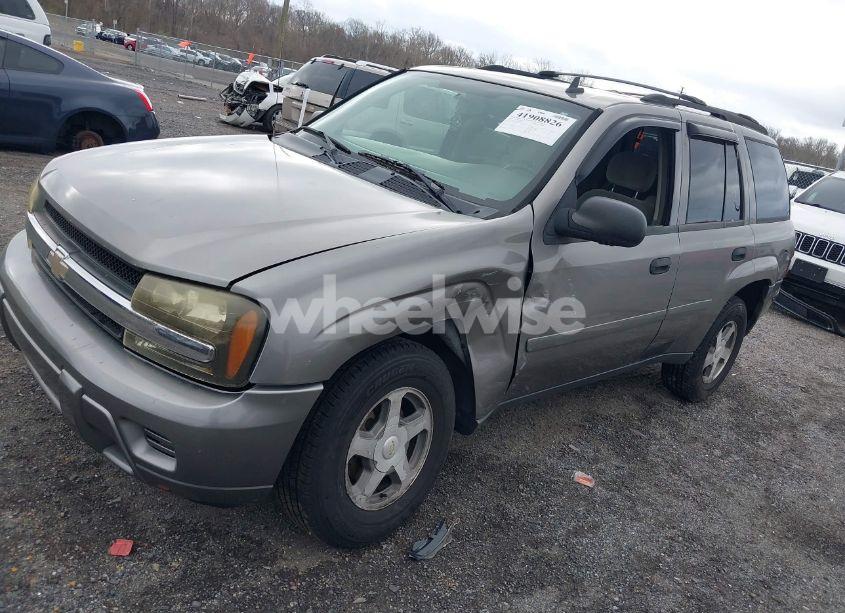 Photo 2 of 2006 Chevrolet Trailblazer LS (VIN 1GNDS13S562137938)