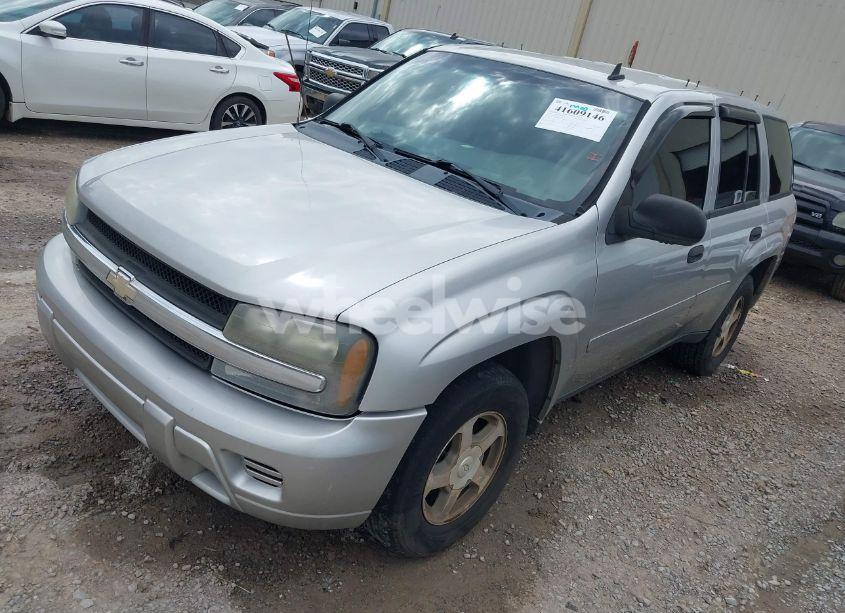 Photo 2 of 2006 Chevrolet Trailblazer LS (VIN 1GNDS13S562141004)