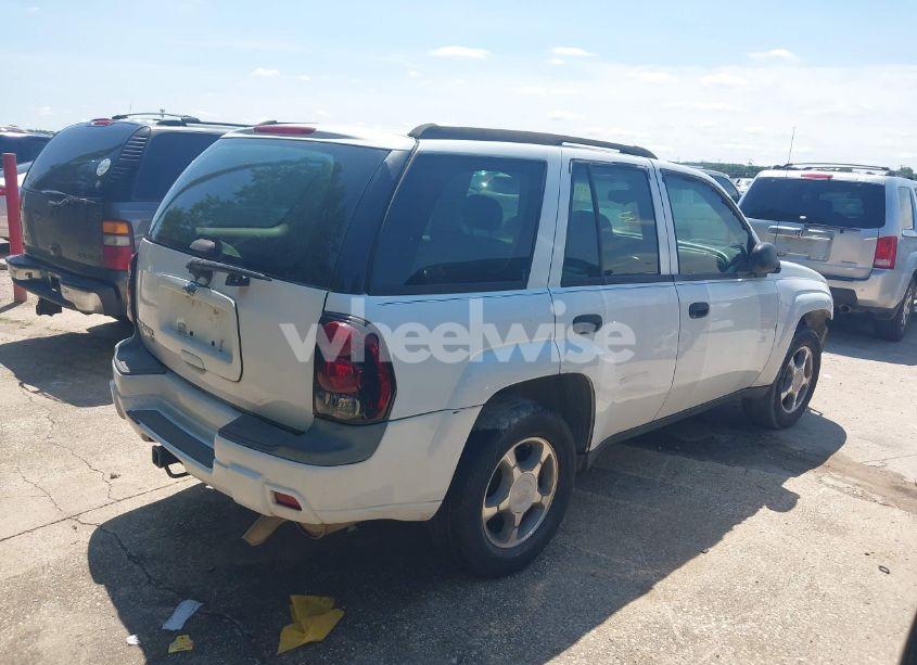 Photo 4 of 2007 Chevrolet Trailblazer LS (VIN 1GNDS13S572120963)