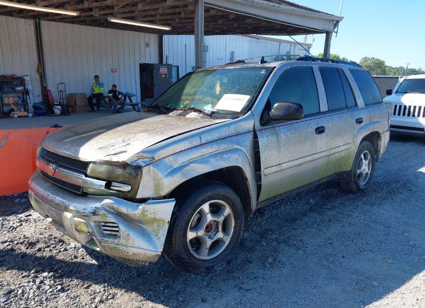 Photo 2 of 2007 Chevrolet Trailblazer LS (VIN 1GNDS13S572206256)