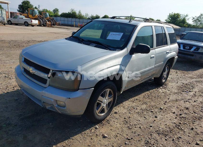 Photo 2 of 2007 Chevrolet Trailblazer LT (VIN 1GNDS13S572254887)