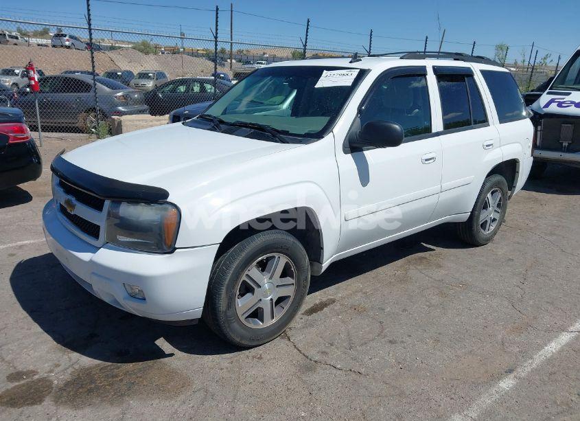 Photo 2 of 2007 Chevrolet Trailblazer LT (VIN 1GNDS13S572265730)