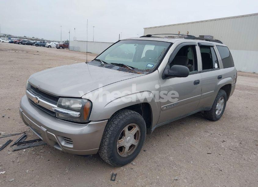 Photo 2 of 2002 Chevrolet Trailblazer LS (VIN 1GNDS13S622302177)