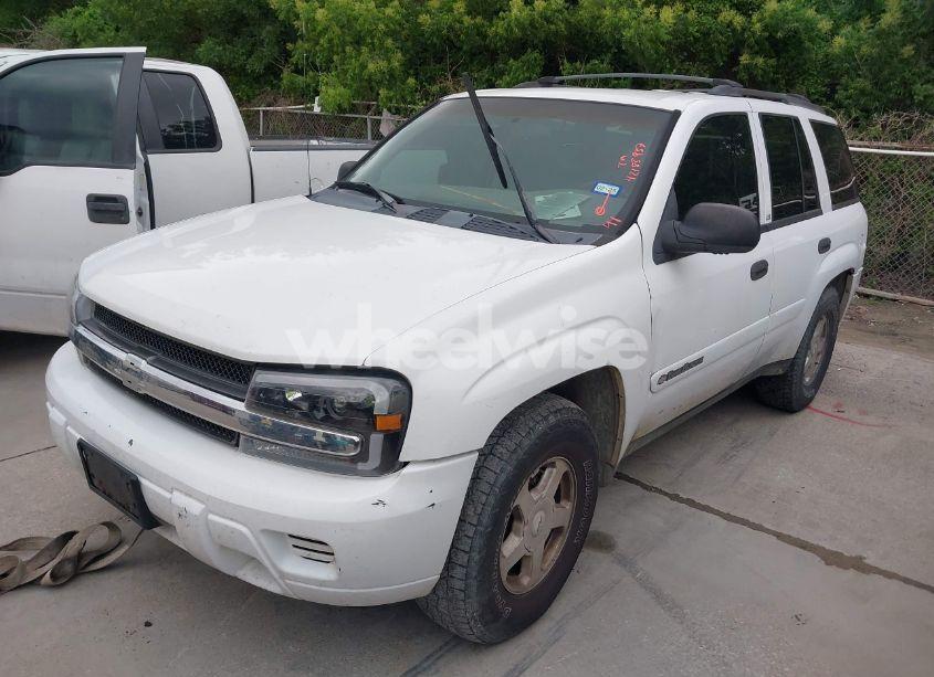 Photo 2 of 2002 Chevrolet Trailblazer LS (VIN 1GNDS13S622440088)