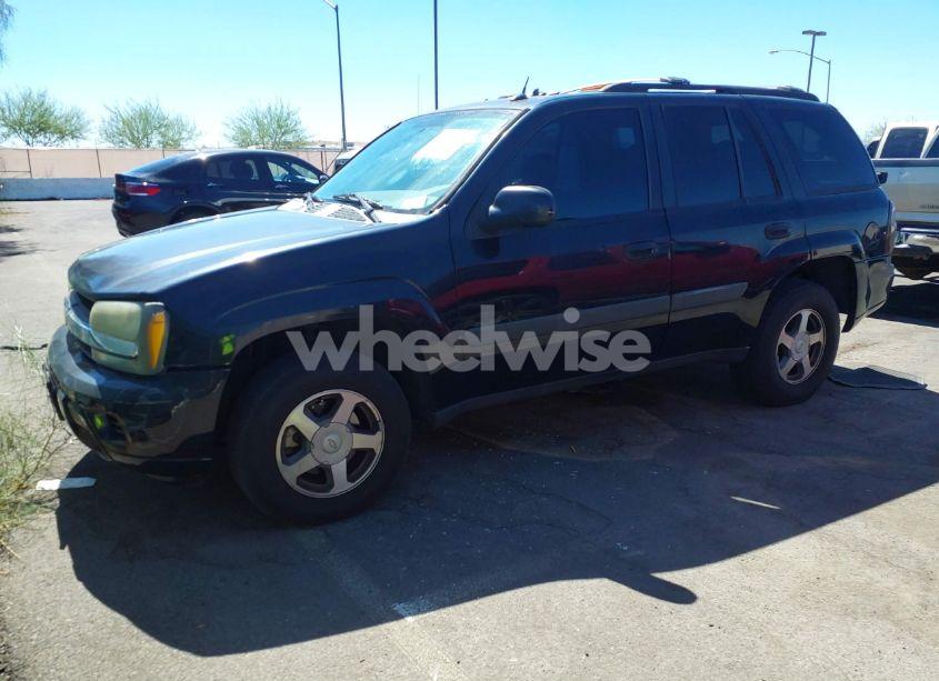 Photo 2 of 2005 Chevrolet Trailblazer LS (VIN 1GNDS13S652151815)