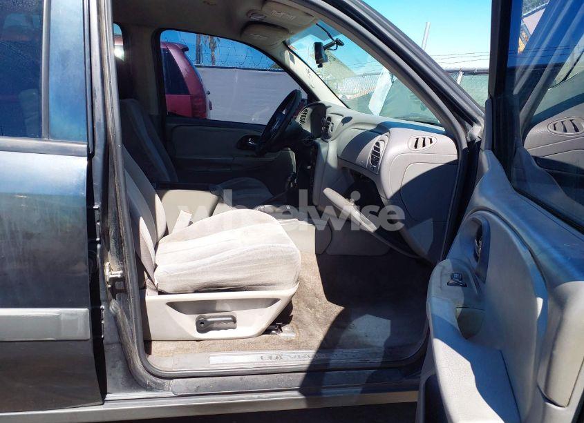 Photo 5 of 2005 Chevrolet Trailblazer LS (VIN 1GNDS13S652151815)