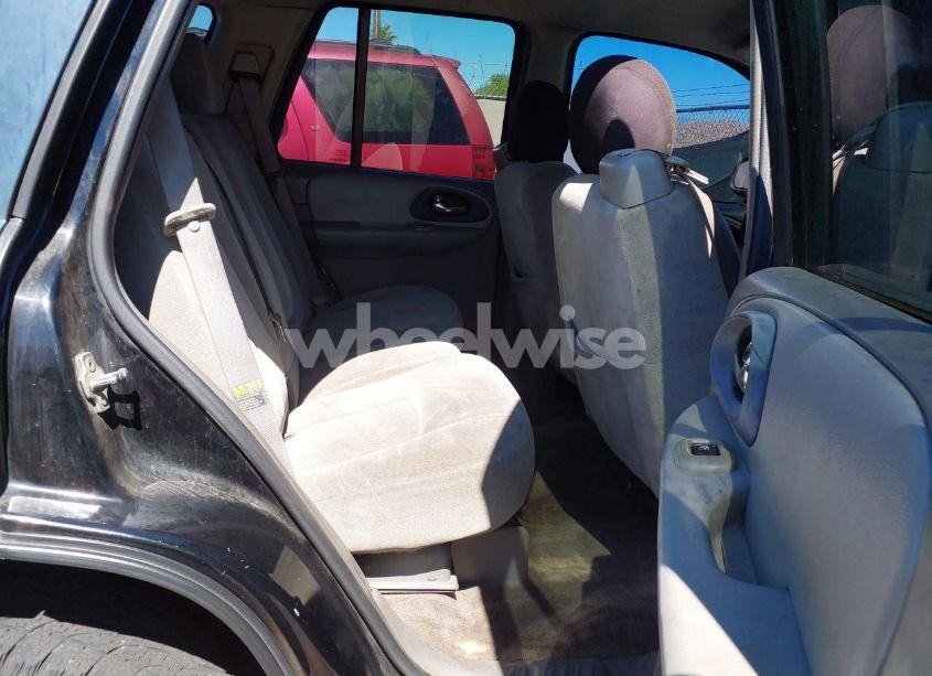 Photo 8 of 2005 Chevrolet Trailblazer LS (VIN 1GNDS13S652151815)