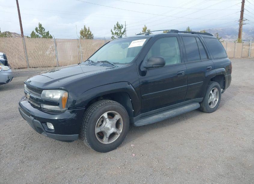 Photo 2 of 2005 Chevrolet Trailblazer LT (VIN 1GNDS13S652342425)