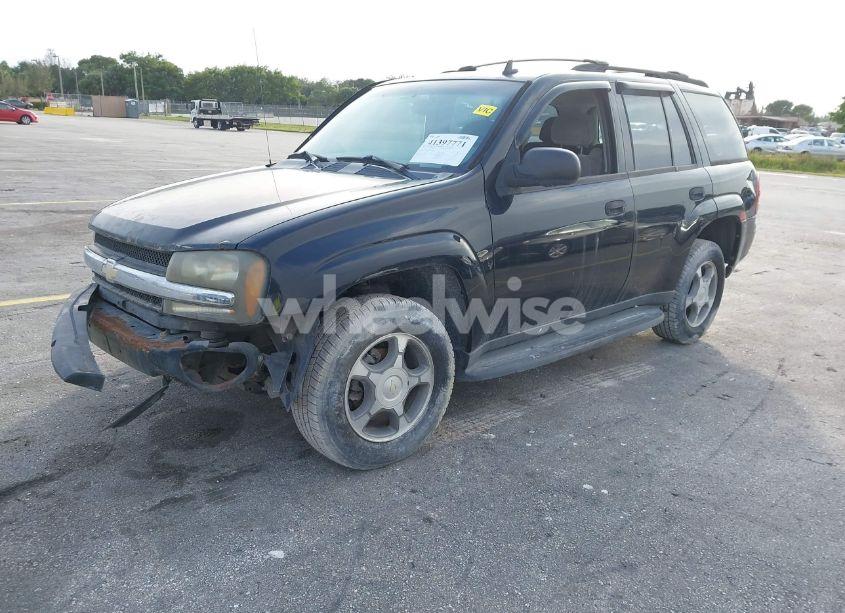 Photo 2 of 2006 Chevrolet Trailblazer LS (VIN 1GNDS13S662340885)