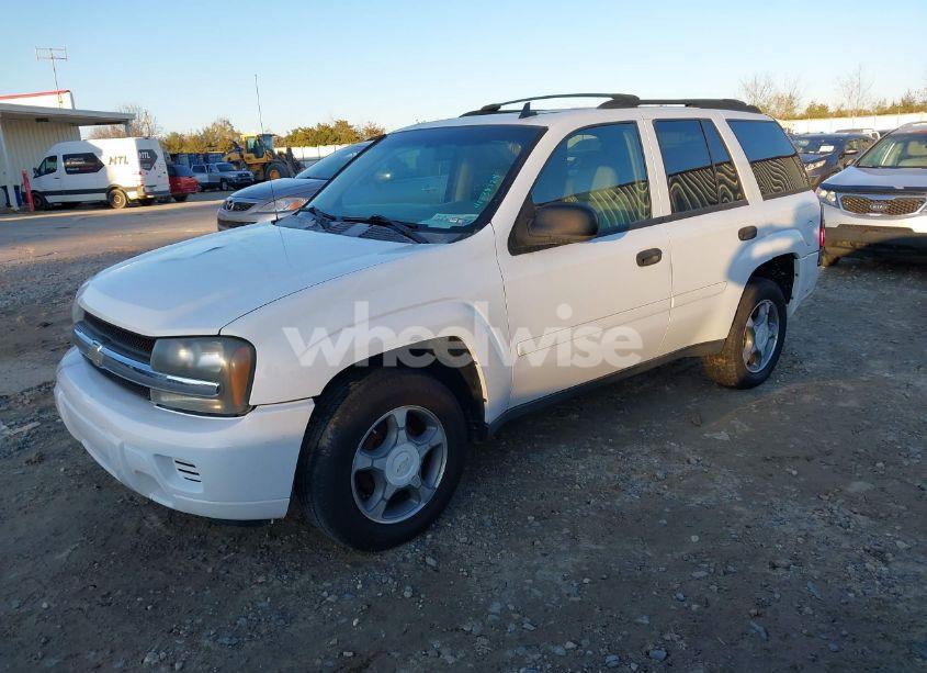 Photo 2 of 2007 Chevrolet Trailblazer LS (VIN 1GNDS13S672127727)