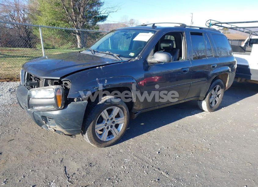 Photo 2 of 2007 Chevrolet Trailblazer LT (VIN 1GNDS13S672229335)