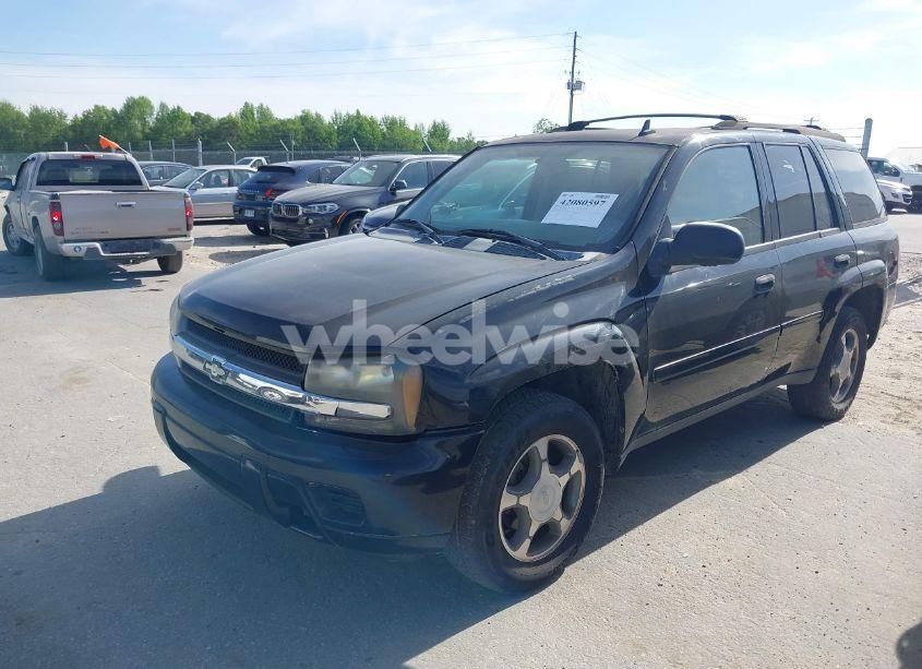 Photo 2 of 2007 Chevrolet Trailblazer LS (VIN 1GNDS13S672255756)
