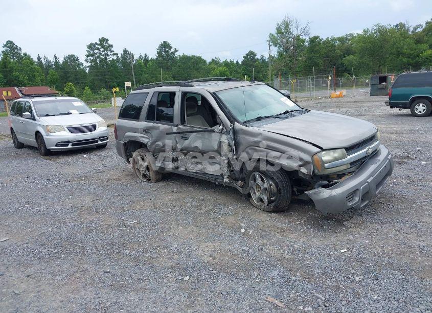 2007 Chevrolet Trailblazer LS (VIN 1GNDS13S672293536) main photo