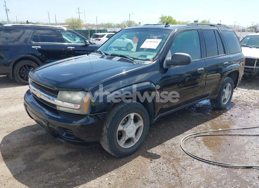 Photo 2 of 2007 Chevrolet Trailblazer LS (VIN 1GNDS13S672309699)
