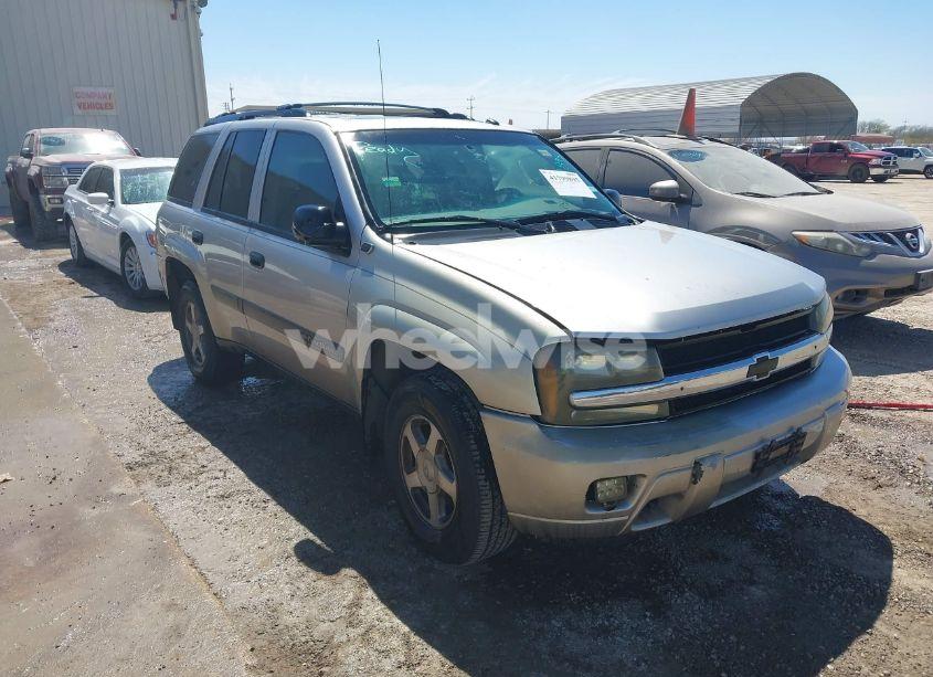 2004 Chevrolet Trailblazer LS (VIN 1GNDS13S742105358) main photo