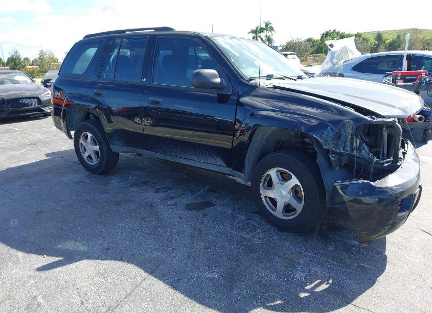 2004 Chevrolet Trailblazer LS (VIN 1GNDS13S742424002) main photo