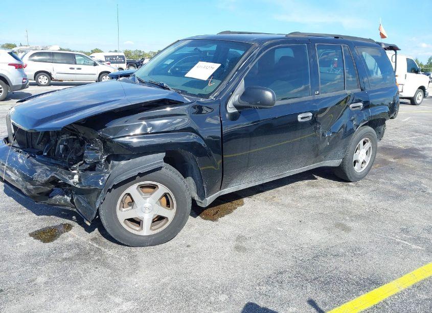 Photo 2 of 2004 Chevrolet Trailblazer LS (VIN 1GNDS13S742424002)