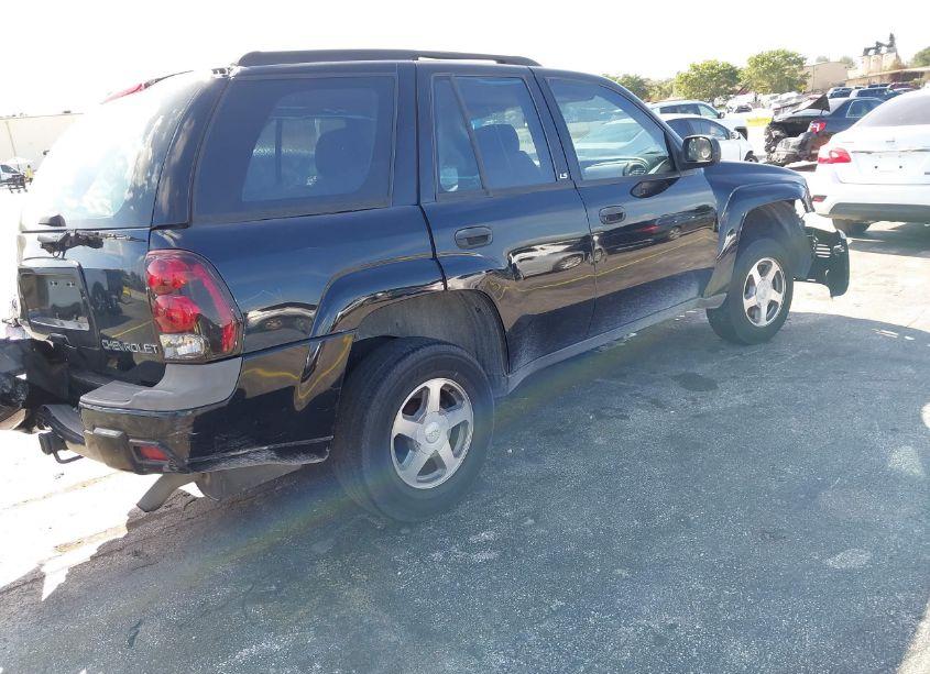 Photo 4 of 2004 Chevrolet Trailblazer LS (VIN 1GNDS13S742424002)