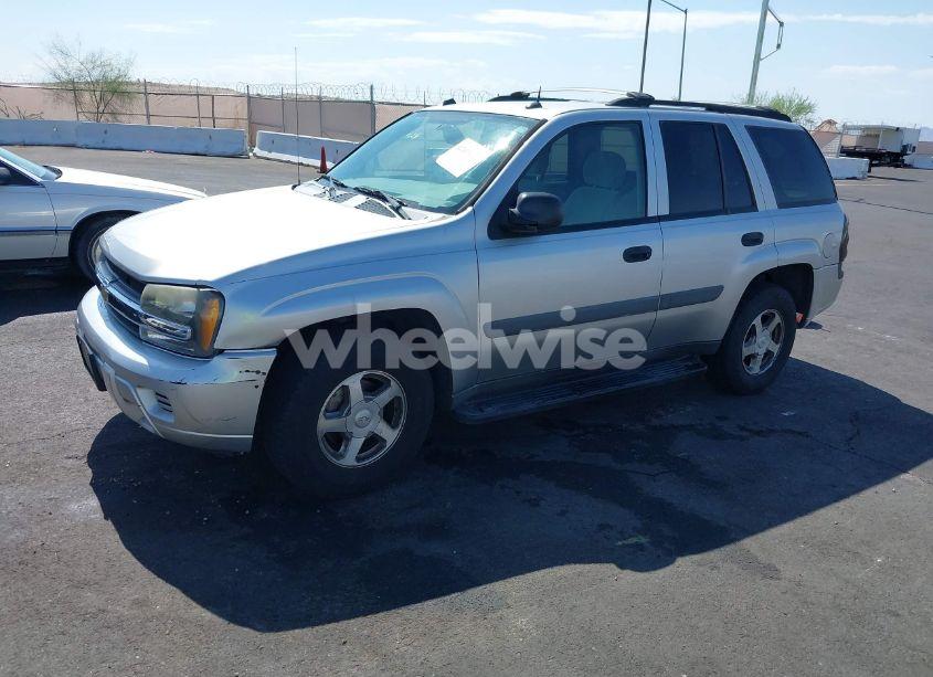 Photo 2 of 2005 Chevrolet Trailblazer LS (VIN 1GNDS13S752198075)