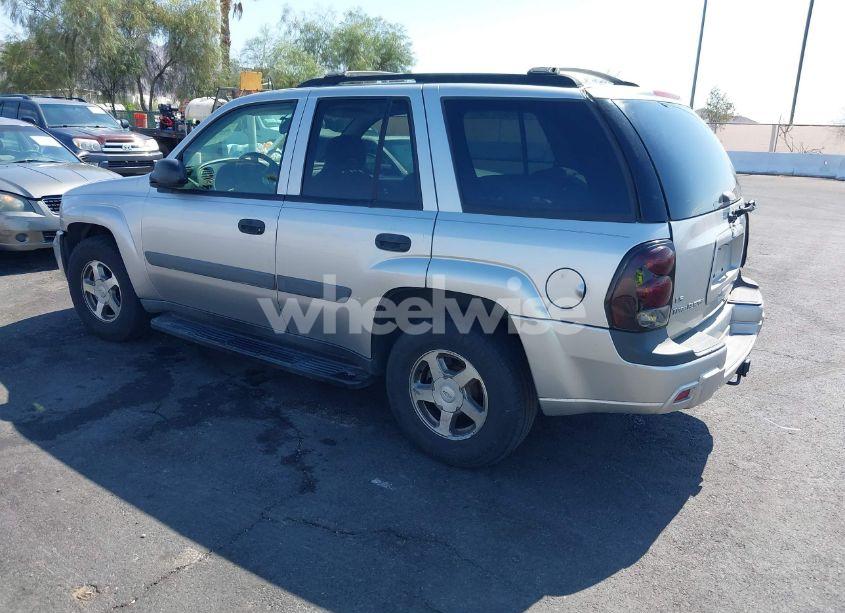 Photo 3 of 2005 Chevrolet Trailblazer LS (VIN 1GNDS13S752198075)