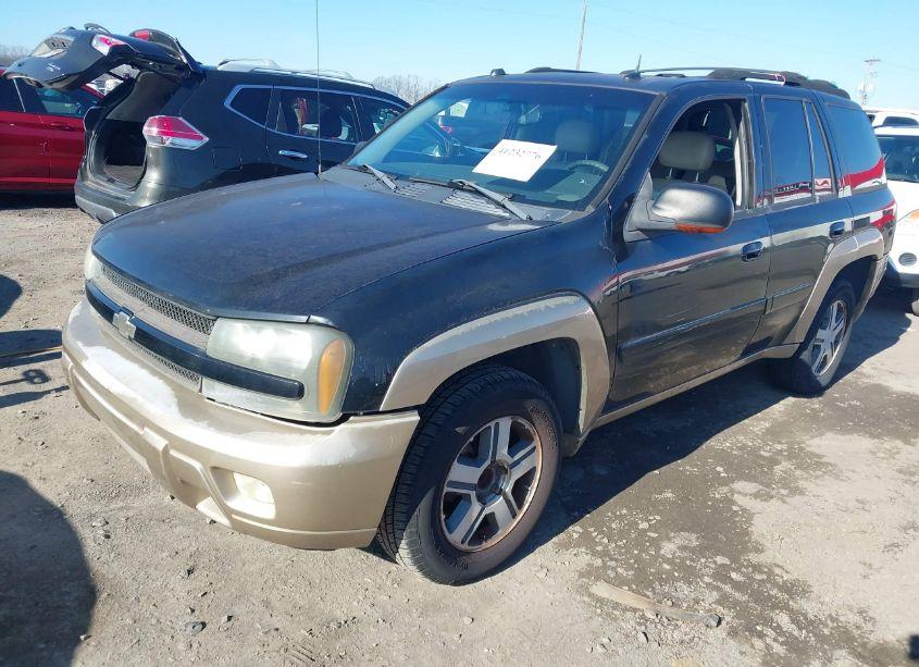 Photo 2 of 2005 Chevrolet Trailblazer LT (VIN 1GNDS13S752305772)
