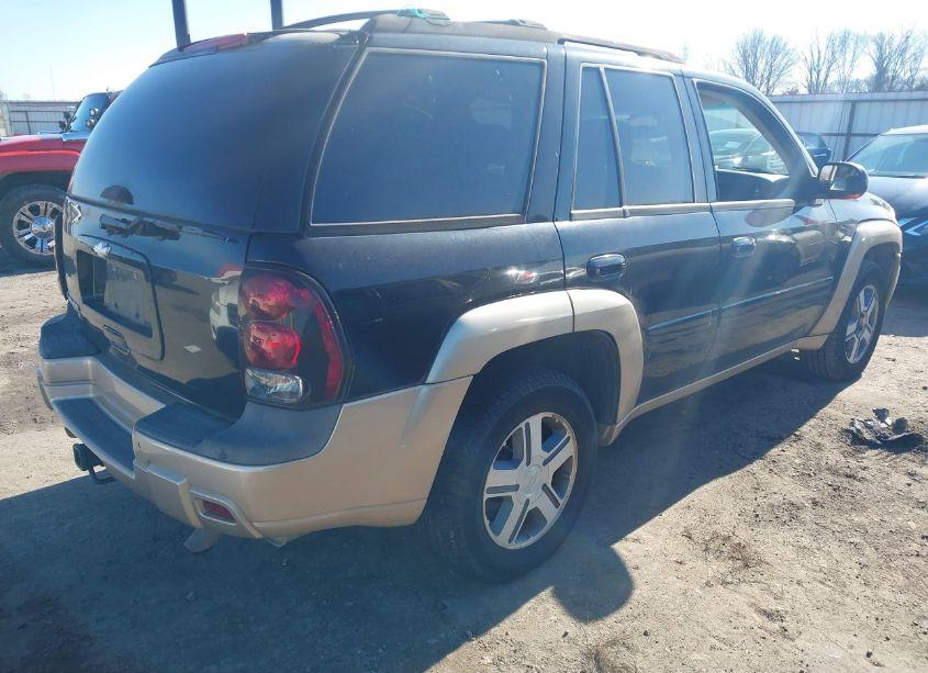 Photo 4 of 2005 Chevrolet Trailblazer LT (VIN 1GNDS13S752305772)
