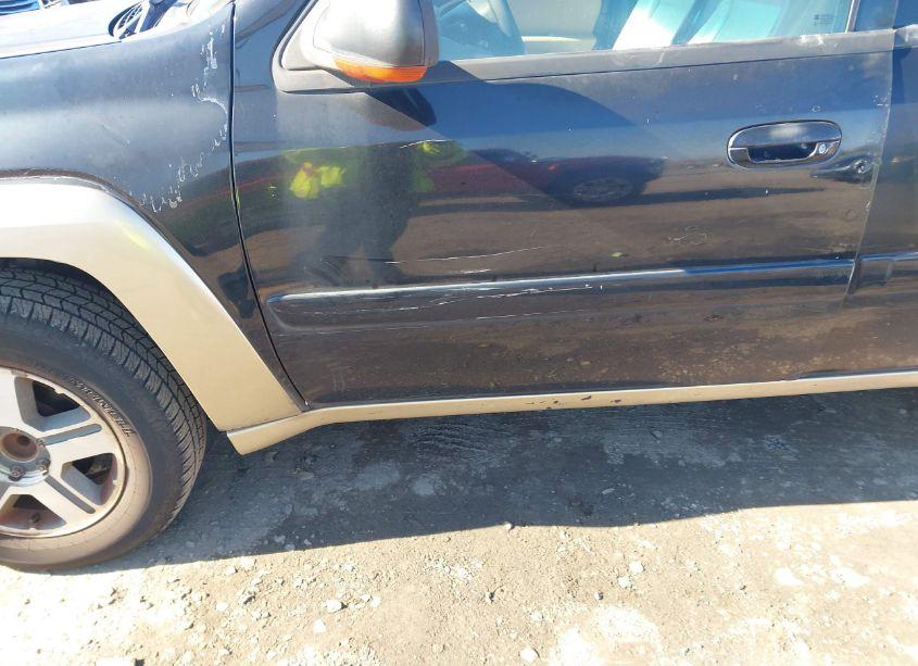 Photo 6 of 2005 Chevrolet Trailblazer LT (VIN 1GNDS13S752305772)