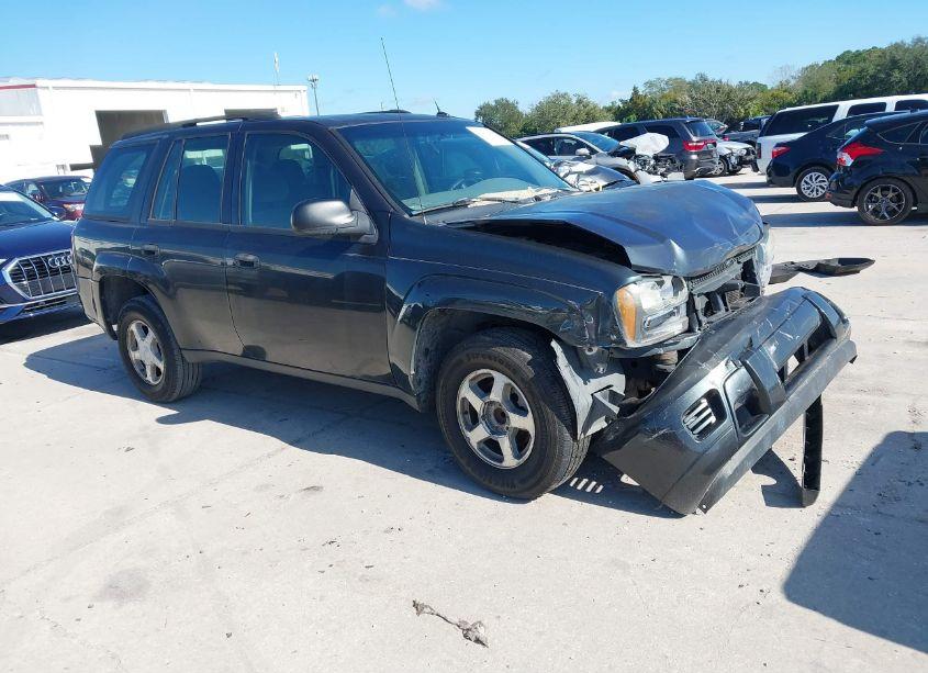 2005 Chevrolet Trailblazer LS (VIN 1GNDS13S752376180) main photo