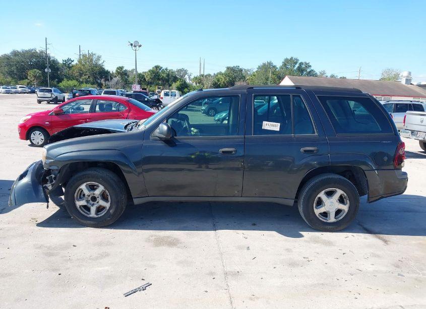 Photo 14 of 2005 Chevrolet Trailblazer LS (VIN 1GNDS13S752376180)
