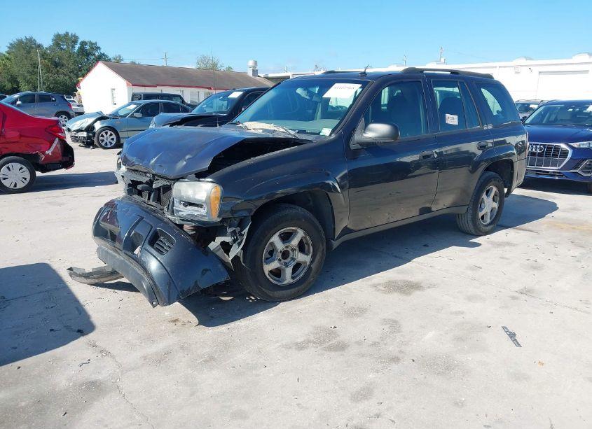 Photo 2 of 2005 Chevrolet Trailblazer LS (VIN 1GNDS13S752376180)