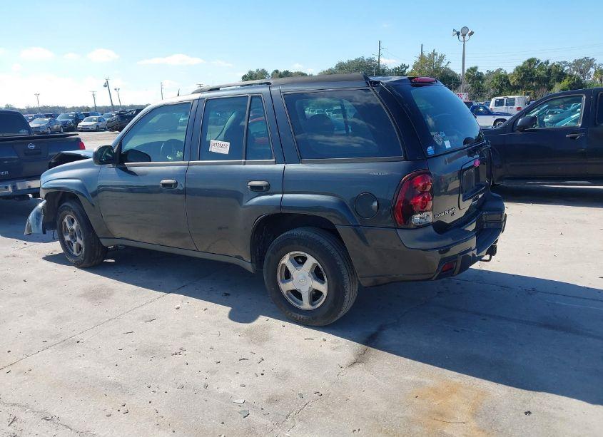 Photo 3 of 2005 Chevrolet Trailblazer LS (VIN 1GNDS13S752376180)