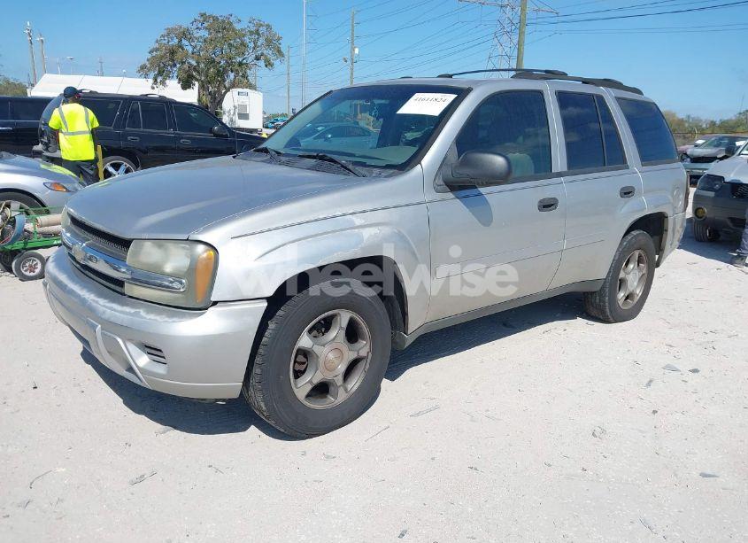 Photo 2 of 2006 Chevrolet Trailblazer LS (VIN 1GNDS13S862330391)